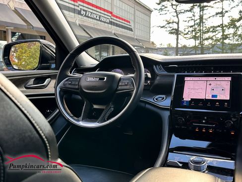 Used 2022 Jeep Grand Cherokee L Limited image 8