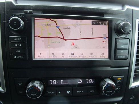 Used 2019 Nissan Titan SV w/ SV Convenience Package image 17