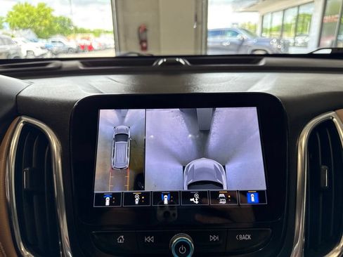 Used 2023 Chevrolet Equinox Premier AWD/4WD image 38