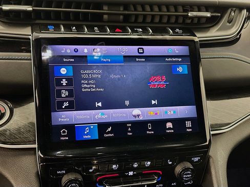 Used 2022 Jeep Grand Cherokee Trailhawk w/ Advanced Protech Group II image 21