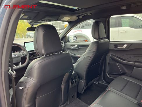 New 2025 Ford Escape ST-Line w/ Tech Pack #1 image 43