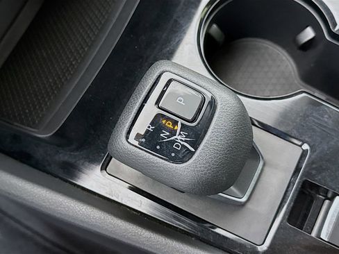 Used 2023 Nissan Rogue SV w/ SV Premium B Package image 18