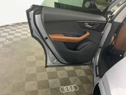 Used 2022 Audi Q8 Premium image 37