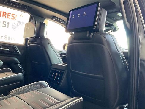 Used 2025 GMC Yukon AT4 Ultimate AWD/4WD image 21