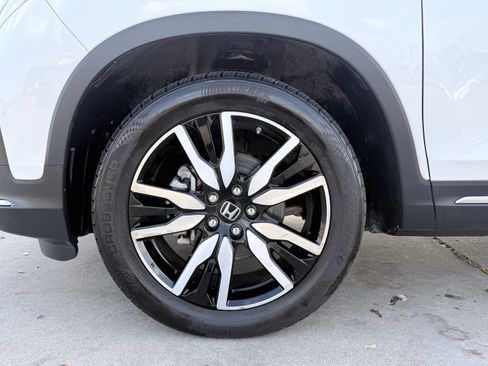 Used 2022 Honda Pilot Touring image 16