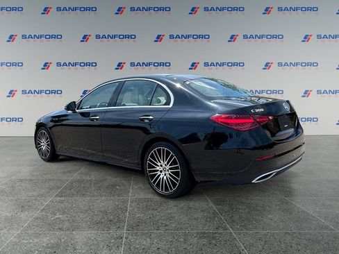 Used 2022 Mercedes-Benz C 300 4MATIC Sedan image 3