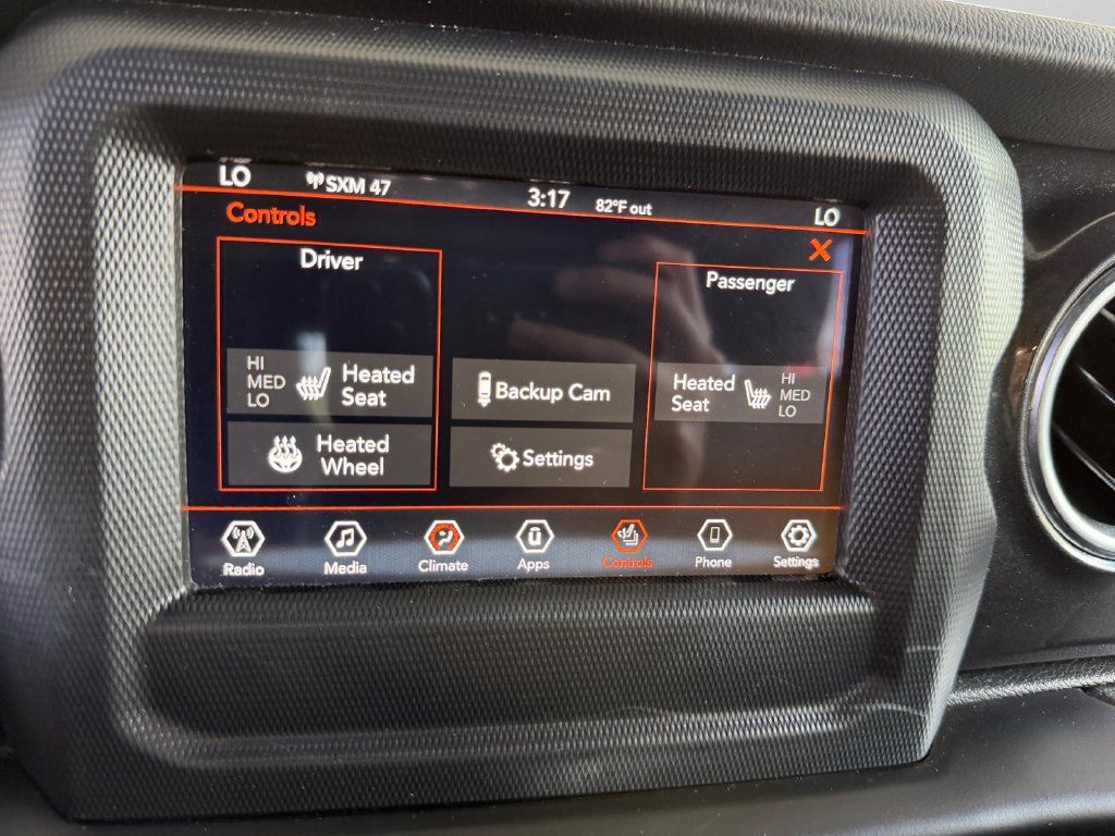 Used 2020 Jeep Wrangler Unlimited Sahara AWD/4WD image 29