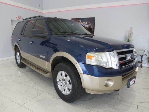 Used 2012 Ford Expedition XLT image 2
