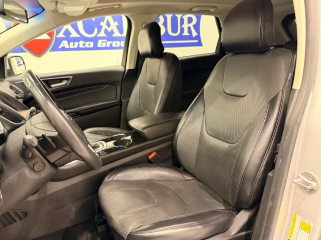 Used 2018 Ford Edge Titanium w/ Equipment Group 301A AWD/4WD image 12