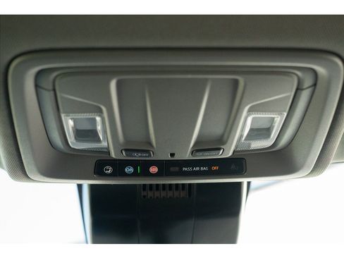 Used 2025 Chevrolet Silverado 1500 LT AWD/4WD image 20