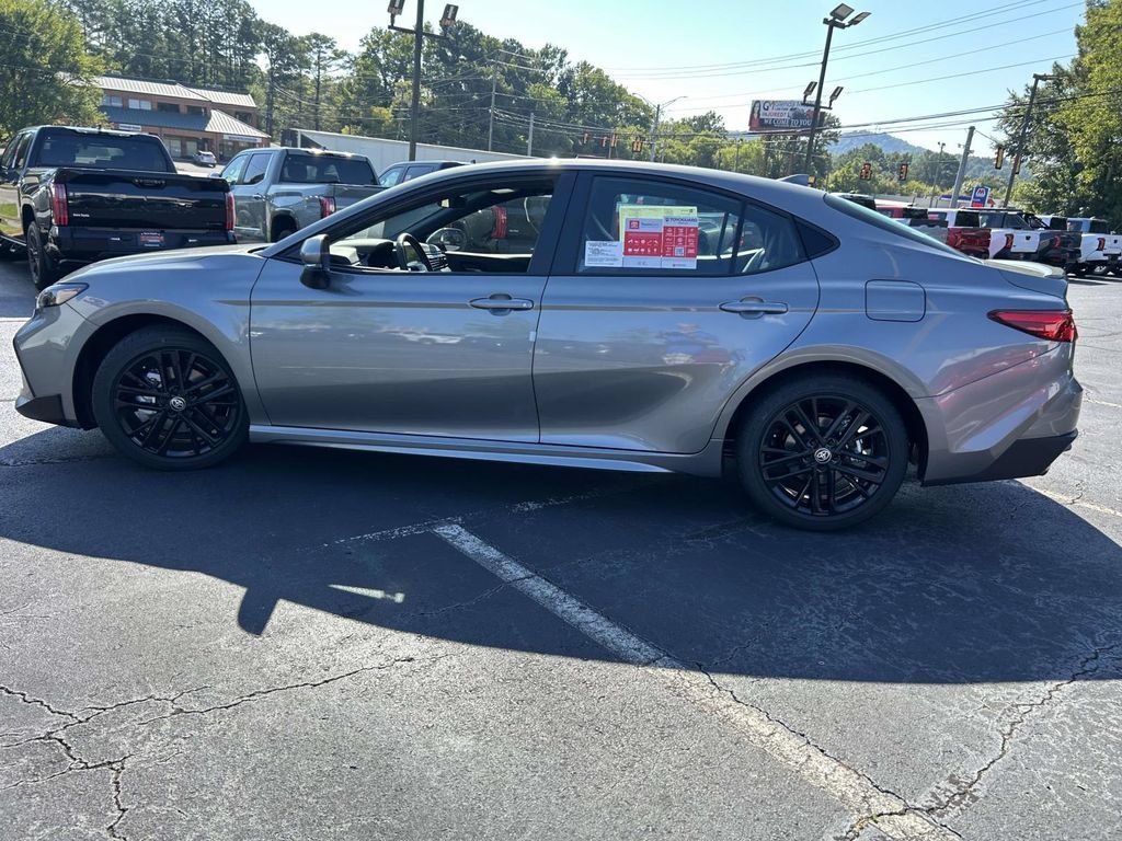 New 2026 Toyota Camry Hybrid FWD image 6
