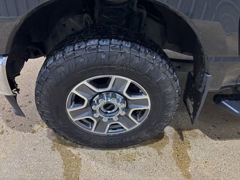 Used 2024 Ford F250 Lariat image 12