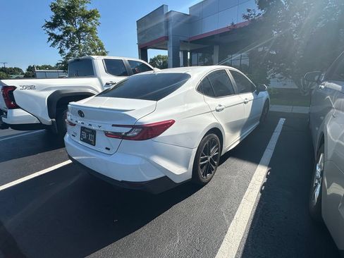 Certified 2025 Toyota Camry SE FWD image 5