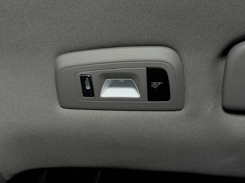 Used 2015 Porsche Panamera 4 image 33