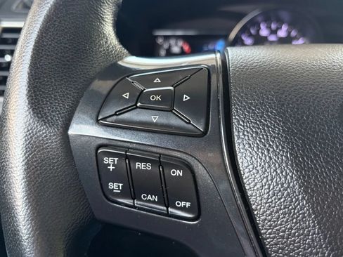 Used 2019 Ford Explorer XLT w/ Equipment Group 202A AWD/4WD image 32