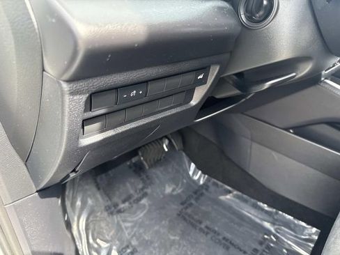 Used 2024 Mitsubishi Outlander SE Black Edition image 25