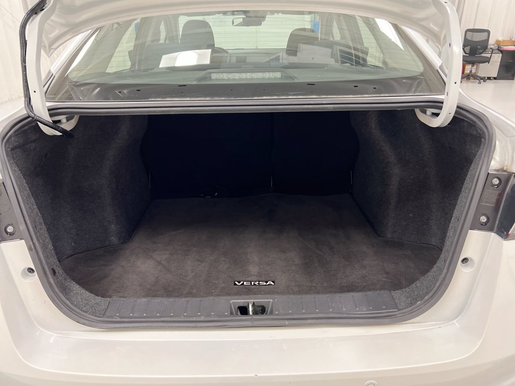 Used 2024 Nissan Versa SV FWD image 22