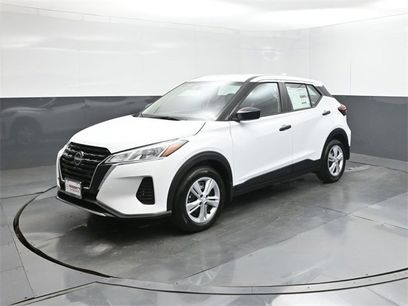 New 2025 Nissan Kicks Play S