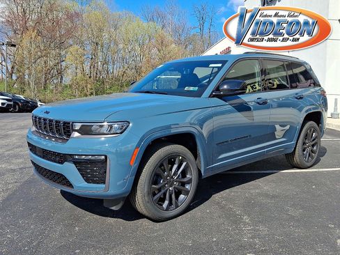 New 2026 Jeep Grand Cherokee Limited AWD/4WD image 1