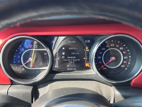 Used 2021 Jeep Gladiator Rubicon AWD/4WD image 9