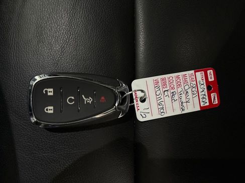 Used 2021 Chevrolet Traverse LT image 30