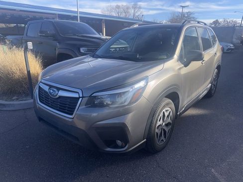 Used 2021 Subaru Forester Premium image 3
