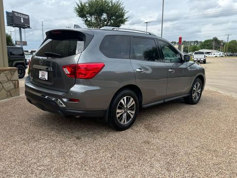 Used 2020 Nissan Pathfinder S image 8