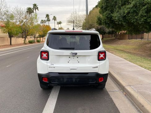 Used 2021 Jeep Renegade Latitude image 9