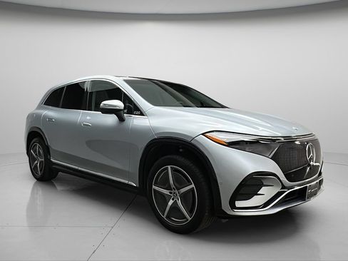 Used 2023 Mercedes-Benz EQS 580 4MATIC SUV image 1