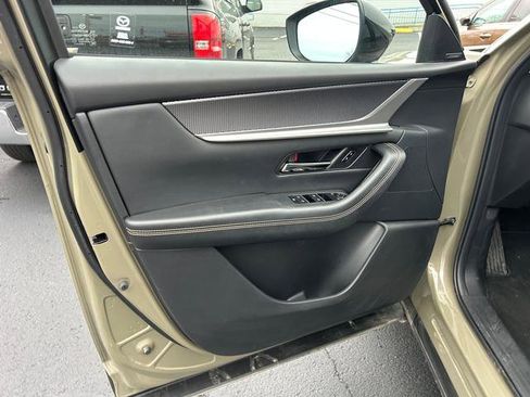 Certified 2025 MAZDA CX-70 Plug-In Hybrid w/ Premium Pkg image 9