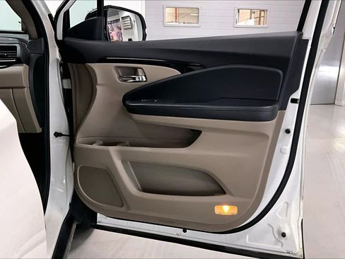 Used 2019 Honda Pilot Elite image 26