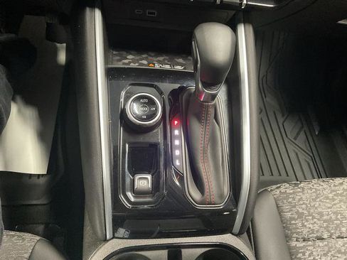 Used 2023 Chevrolet Colorado Z71 w/ Z71 Convenience Package 2 image 18