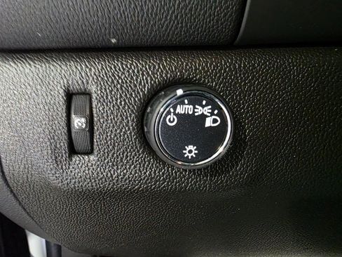 Used 2022 Chevrolet Colorado LT w/ Fleet Safety Package image 36