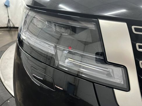 Used 2023 Land Rover Range Rover Long Wheelbase SE AWD/4WD image 10