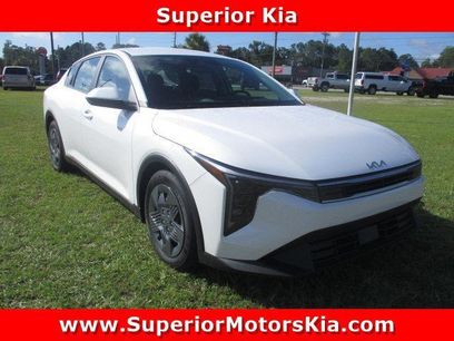 New 2025 Kia K4 LX