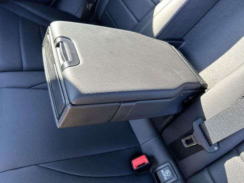 Used 2020 Mercedes-Benz GLC 300 4MATIC w/ Parking Assistance Package image 15