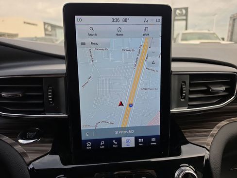 Used 2023 Ford Explorer Limited w/ Limited Technology Package image 22