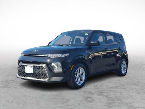 Used 2022 Kia Soul LX w/ Technology Package FWD image 3