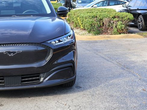 Used 2022 Ford Mustang Mach-E Select image 14