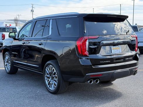 Certified 2024 GMC Yukon Denali Ultimate image 5