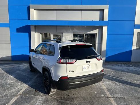 Used 2023 Jeep Cherokee Altitude Lux image 6