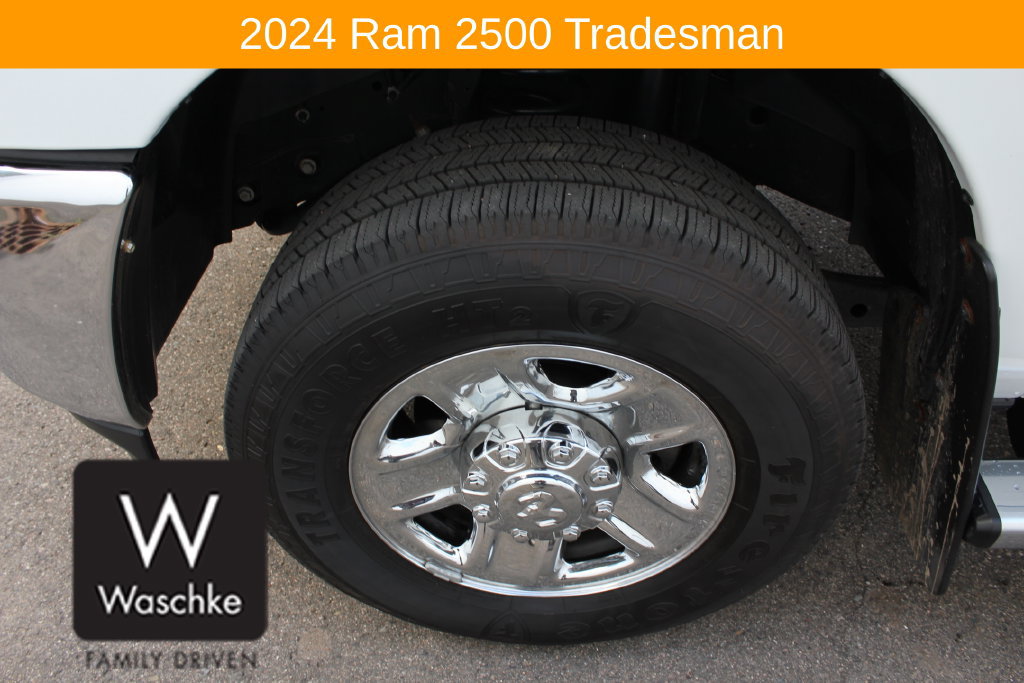 Used 2024 RAM 2500 Tradesman w/ Chrome Appearance Group AWD/4WD image 10