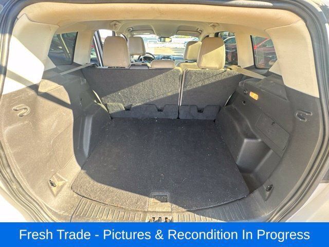 Used 2017 Ford Escape Titanium w/ Equipment Group 301A AWD/4WD image 18