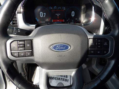 Used 2022 Ford F150 Lariat image 14