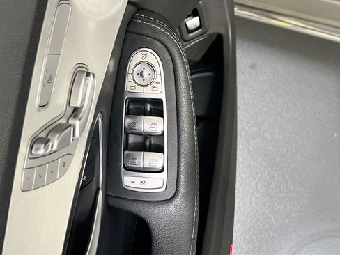Used 2019 Mercedes-Benz C 300 4MATIC Sedan image 16