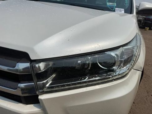 Used 2018 Toyota Highlander Limited Platinum AWD/4WD image 13