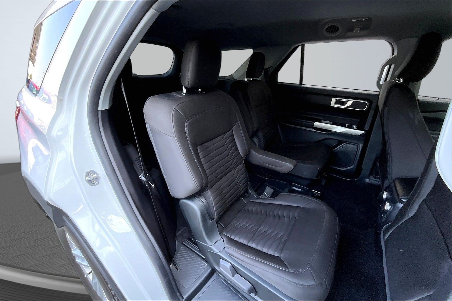 Used 2021 Ford Explorer XLT RWD image 23