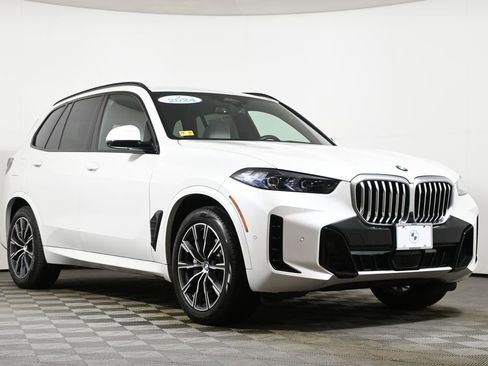 Certified 2024 BMW X5 xDrive40i w/ M Sport Package image 9