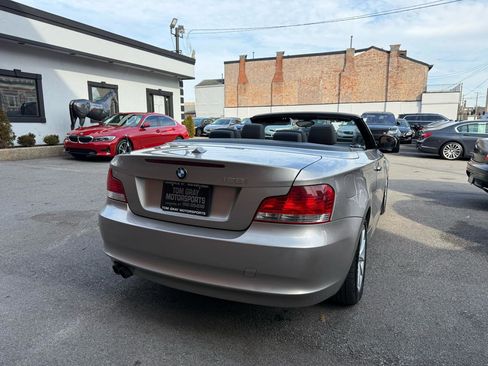 Used 2010 BMW 128i Convertible image 3