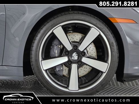 Used 2025 Porsche 911 Carrera w/ Premium Package RWD image 17